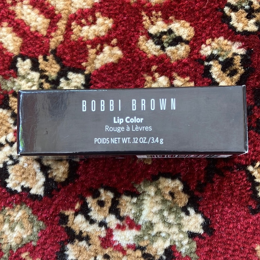 Bobbi Brown lip color in Heather Mauve.